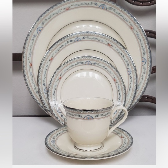 Lenox northern lights Platinum-Banded 5-Piece Place Setting, Service for 1 - Picture 1 of 3